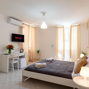 Napoli Centro, Dm Suites